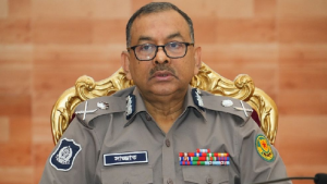 হাদিকে গুলি করা সন্ত্রাসীদের ধরতে মাঠে পুলিশ: ডিএমপি কমিশনার