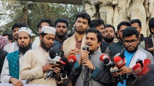 সীমান্তে বিএসএফের গুলিতে বাংলাদেশি হত্যার প্রতিবাদে ঢাবিতে বিক্ষোভ