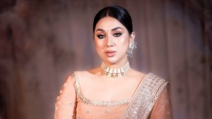 নিজেকে নিয়ে বুলিং করতে বললেন অপু বিশ্বাস