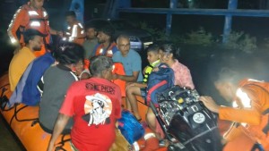 শ্রীলংকায় ভয়াবহ বন্যায় আটকা বাংলাদেশীসহ ৫০ জন উদ্ধার করেছে ভারতীয় বাহিনী