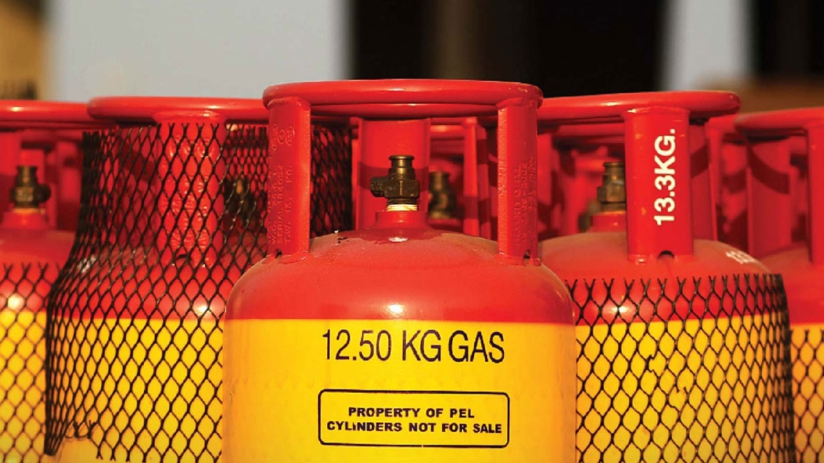 ১২ কেজি এলপিজি সিলিন্ডারের দাম কমলো ২৬ টাকা, সন্ধ্যা থেকে কার্যকর ১২ কেজি এলপিজি সিলিন্ডারের দাম কমলো ২৬ টাকা, সন্ধ্যা থেকে কার্যকর
