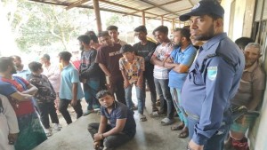 গৃহবধূকে কুপিয়ে হত্যা, গ্রেফতার স্বামী