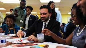 নিউইয়র্কে ভোটের লড়াই: মামদানির জনসমর্থন বনাম কুমোর শতকোটিপতির অর্থ নিউইয়র্কে ভোটের লড়াই: মামদানির জনসমর্থন বনাম কুমোর শতকোটিপতির অর্থ