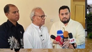 হাসপাতালে না গিয়ে নিজ অবস্থানে থেকে খালেদা জিয়ার জন্য দোয়ার অনুরোধ রিজভীর