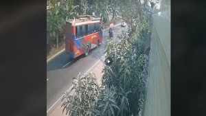 দিনাজপুরে সড়ক দুর্ঘটনায় একই পরিবারের ৫ জন নিহত