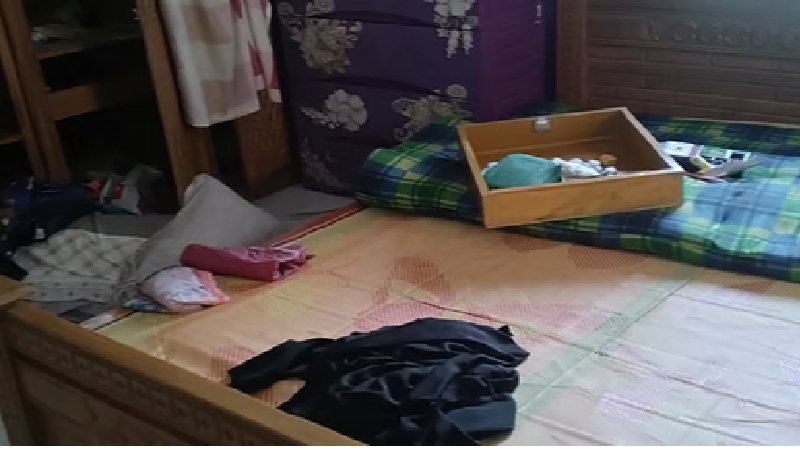 দাগনভূঞায় প্রবাসীর বাড়ি থেকে ২৬ ভরি স্বর্ণালংকার লুট দাগনভূঞায় প্রবাসীর বাড়ি থেকে ২৬ ভরি স্বর্ণালংকার লুট