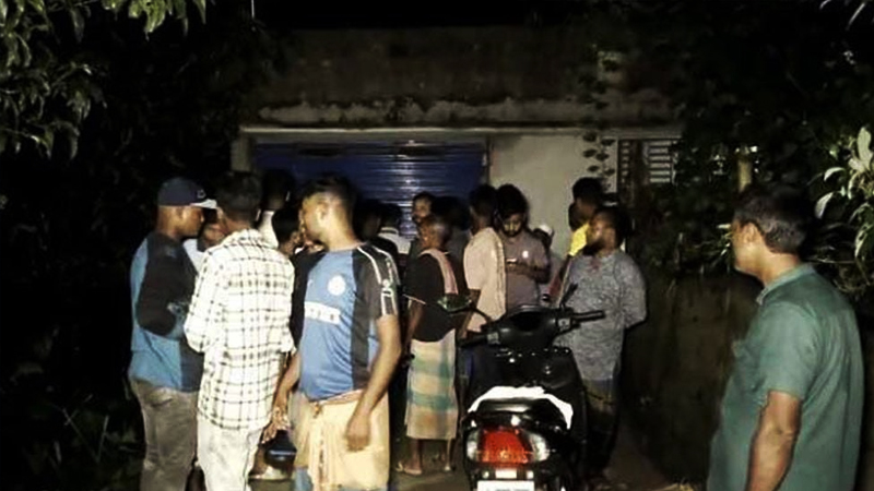 মেহেরপুরে কাঠমিস্ত্রির রহস্যজনক মৃত্যু, ২ সহযোগী নিখোঁজ মেহেরপুরে কাঠমিস্ত্রির রহস্যজনক মৃত্যু, ২ সহযোগী নিখোঁজ