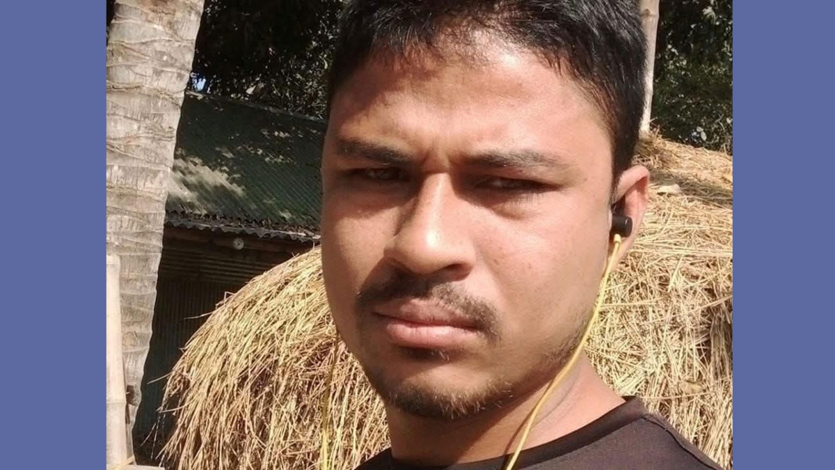 নিজের শরীরে পেট্রোল ঢেলে আগুন দেওয়া যুবকের মৃত্যু নিজের শরীরে পেট্রোল ঢেলে আগুন দেওয়া যুবকের মৃত্যু