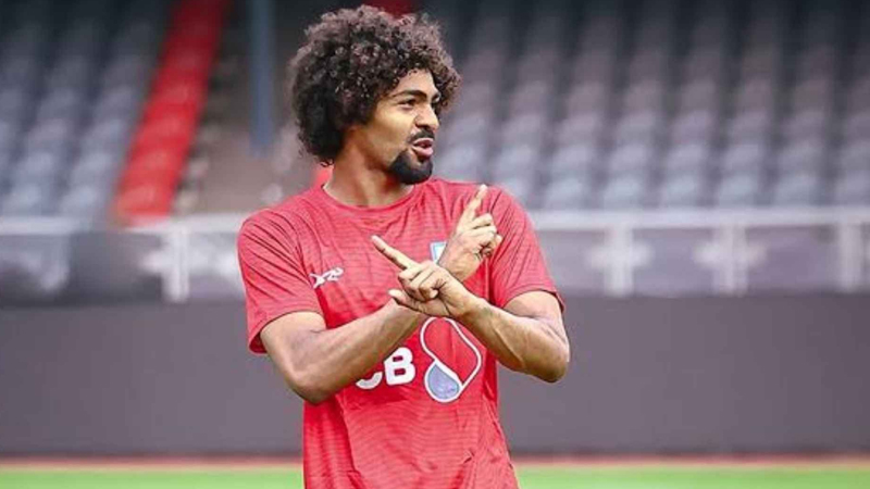 ‘মেসি খেললেও বাংলাদেশের চ্যালেঞ্জ থাকত’: হামজা চৌধুরী ‘মেসি খেললেও বাংলাদেশের চ্যালেঞ্জ থাকত’: হামজা চৌধুরী