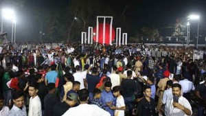 শহীদ মিনারেই রাত কাটাবেন শিক্ষকরা, সোমবার থেকে অনির্দিষ্টকালের কর্মবিরতি ঘোষণা