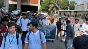 বিইউপি শিক্ষার্থীকে দলবদ্ধ ধর্ষণের প্রতিবাদে বিক্ষোভ বিইউপি শিক্ষার্থীকে দলবদ্ধ ধর্ষণের প্রতিবাদে বিক্ষোভ