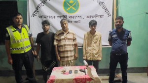 আশুলিয়ায় যৌথ বাহিনীর অভিযানে অস্ত্র ও মাদকসহ আটক ৭