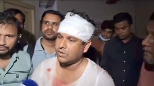 চট্টগ্রামের সলিমপুরে সাংবাদিকদের ওপর সন্ত্রাসী হামলা, আহত ২
