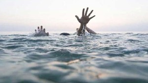 জামালপুরে নৌকা ডুবে ৩ শিশুর মৃত্যু, নিখোঁজ ১ জামালপুরে নৌকা ডুবে ৩ শিশুর মৃত্যু, নিখোঁজ ১