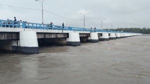 ফুঁসে উঠেছে তিস্তা, বিপদসীমার ৩০ সেন্টিমিটার ওপরে পানি, বন্যার আশঙ্কা