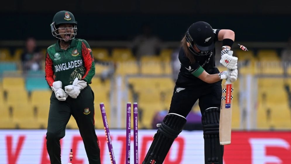 ৩ রানে ৩ উইকেট নিয়ে নিউজিল্যান্ডকে বিপাকে ফেলল বাংলাদেশ ৩ রানে ৩ উইকেট নিয়ে নিউজিল্যান্ডকে বিপাকে ফেলল বাংলাদেশ
