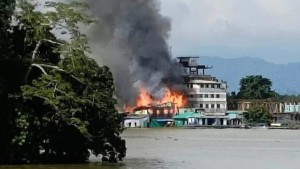 রাঙামাটির মাইনিমুখ বাজারে ভয়াবহ অগ্নিকাণ্ড, ৭টি দোকান পুড়ে ছাই