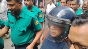 ৫ দিনের রিমান্ডে সাবেক মন্ত্রী কামরুল ইসলাম