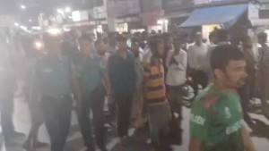 বরিশালে নিষিদ্ধ ছাত্রলীগের মশাল মিছিল থেকে চারজন আটক