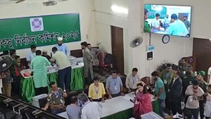 জাকসু নির্বাচনের ভোট গণনা শুরু, ভোট পড়েছে ৮ হাজারের বেশি