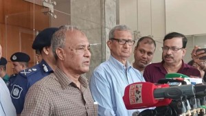 আইন-শৃঙ্খলা পরিস্থিতি কিছুটা খারাপের দিকে: স্বরাষ্ট্র উপদেষ্টা