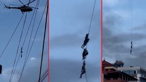 হেলিকপ্টারের দড়িতে ঝুলে পালিয়েছেন নেপালের মন্ত্রীরা!