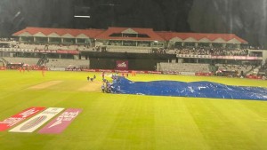 বৃষ্টিতে ভেসে গেল শেষ টি–টোয়েন্টি