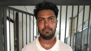 চাঁদাবাজির অভিযোগে সাবেক সমন্বয়ক রাব্বিসহ গ্রেপ্তার ৪