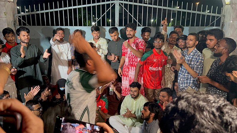 রাবিতে পোষ্য কোটা পুনর্বহাল, শিক্ষার্থীদের বিক্ষোভ রাবিতে পোষ্য কোটা পুনর্বহাল, শিক্ষার্থীদের বিক্ষোভ