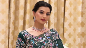 এবার রাজনীতিতে আসছেন অভিনেত্রী বর্ষা