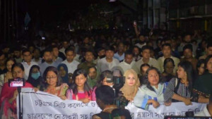 শিবিরের হামলার প্রতিবাদে বিজ্ঞপ্তি, ঢাবিতে ছাত্রদলের বিক্ষোভ