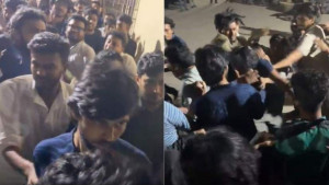 থানায় সাংবাদিক-ডাকসু নেতাদের মারধর, অনুপস্থিত পুলিশ