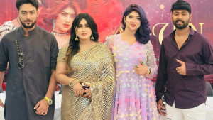 রুমির পরিচালনায় মেরির মিউজিক ভিডিও “আগুন”