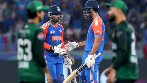 পাকিস্তানকে হারিয়ে সুপার এইটে ভারত