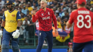 স্বাগতিকদের হারিয়ে শুভসূচনা ইংল্যান্ডের