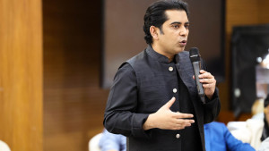 ৪০ কেন্দ্রের ফলাফলে এগিয়ে পার্থ