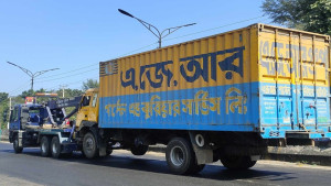 গাজীপুরে কাভার্ড ভ্যানের চাপায় নিহত ১