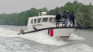সুন্দরবনে যৌথ বাহিনীর ‘কম্বিং অপারেশন’