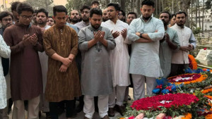 রাষ্ট্রপতিকে অভিশংসন করে গ্রেপ্তারের দাবি