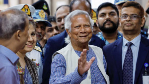 অর্থনীতিতে গতি ফেরাতে পারেননি ইউনূস