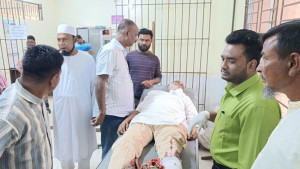 বরগুনায় ইউপি সদস্যকে কুপিয়ে জখম