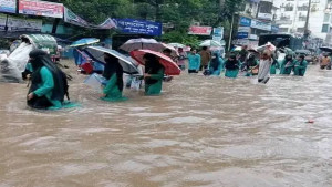 বন্যার মধ্যেও বন্ধ হচ্ছে না এইচএসসি পরীক্ষা