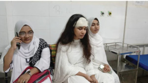 আদালতেই বিচারকের ছোড়া পেপারওয়েটে রক্তাক্ত নারী আইনজীবী
