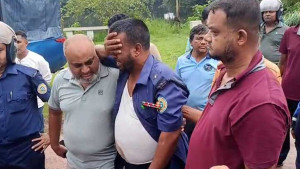 রিয়াজের মৃত্যুর গুজবে থানায় হামলা, আহত ১০ পুলিশ