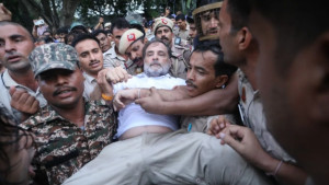 ভারতে আন্দোলন ঘিরে উত্তাপ, রাহুলের বাসায় জরুরি বৈঠক