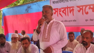 মাদারীপুরে চেয়ারম্যানের নেতৃত্বে আওয়ামী লীগ ছাড়লেন শতাধিক নেতাকর্মী