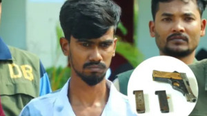 আর্জেন্টিনার খেলার ভোজে চাঁদাবাজি, অস্ত্রসহ যুবক গ্রেপ্তার