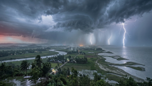 রাত ১টার মধ্যে বজ্রবৃষ্টি হওয়ার আশঙ্কা যেসব অঞ্চলে