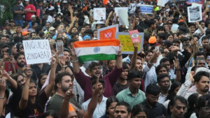 ভারতজুড়ে ছড়িয়ে পড়েছে ‘জেনজি আন্দোলন’, পুলিশের ভূমিকা নিয়ে প্রশ্ন হাইকোর্টের