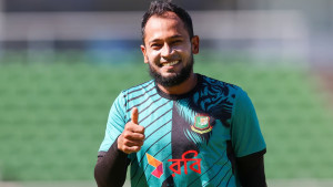 মুশফিককে কোচিংয়ে আনতে চায় বিসিবি
